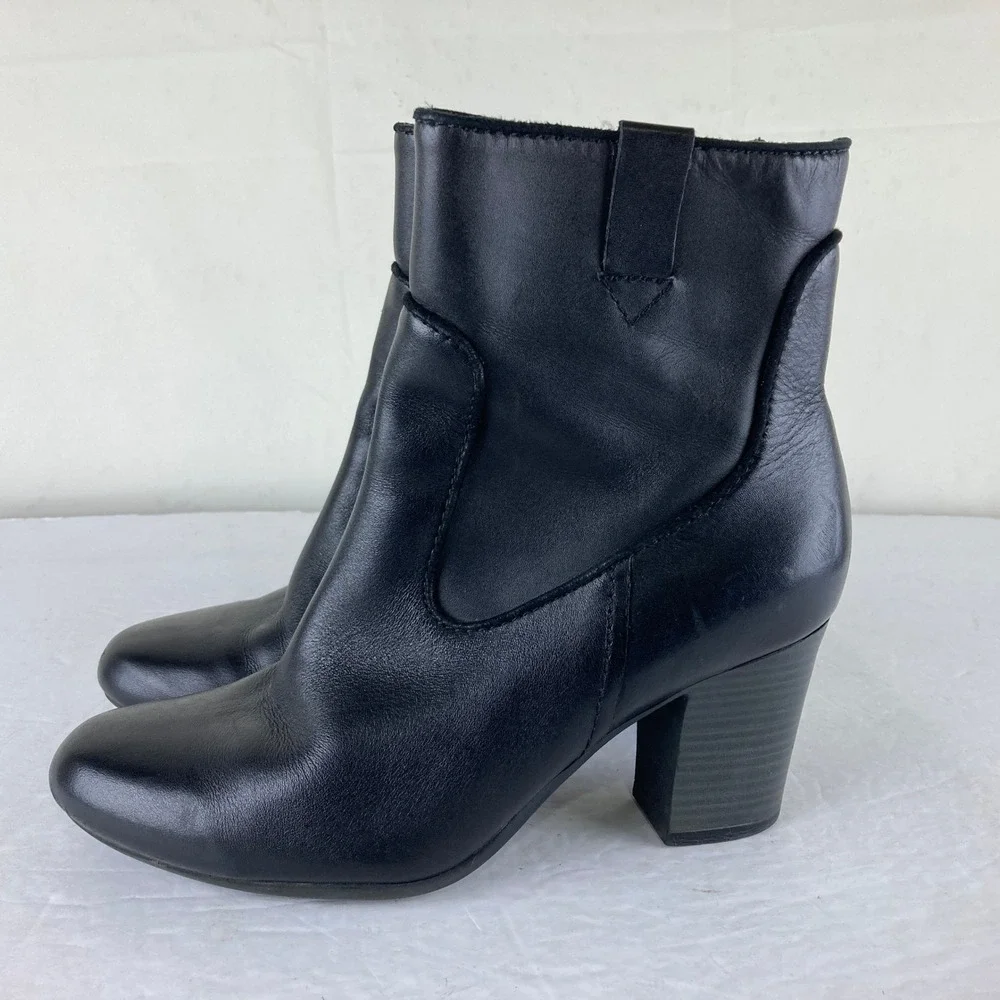 Clarks Ankle Boots Women 7.5 Black Leather Block Heel Side Zip Boho Office - Picture 2 of 8